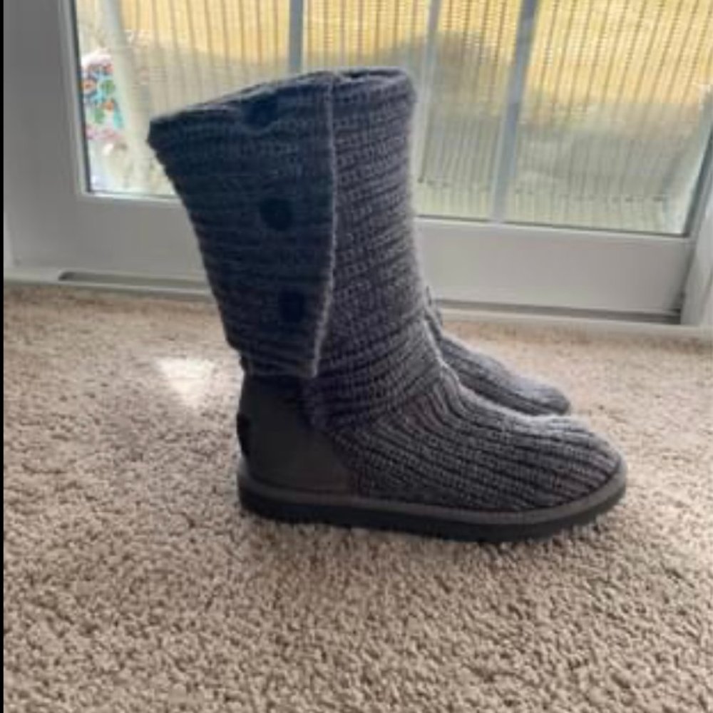 Women's Grey Knit Ugg Boots